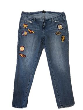 Her Universe Size: 22 Captain Marvel Patch-Embellished Women’s Jeans